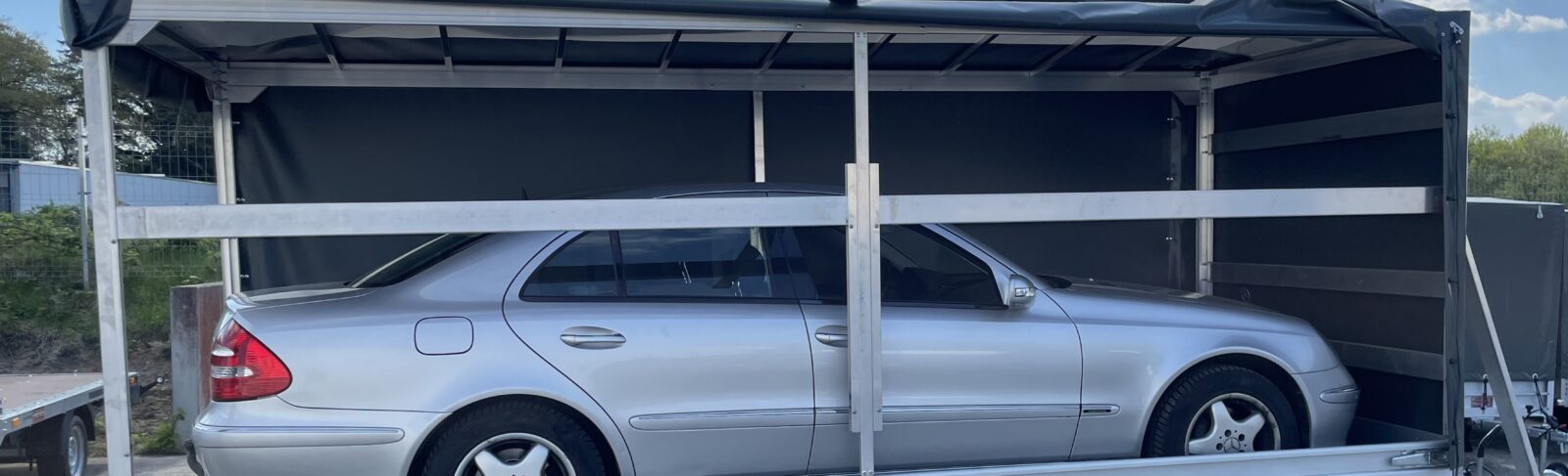 Goße Plane Auto Seite 2